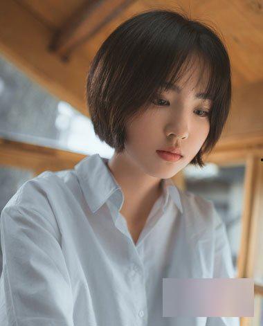 东北胖短发女网红图片,独特魅力，网络红人新风向标”