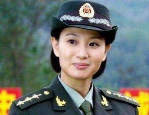 中国女兵球明星,巾帼不让须眉的足球传奇