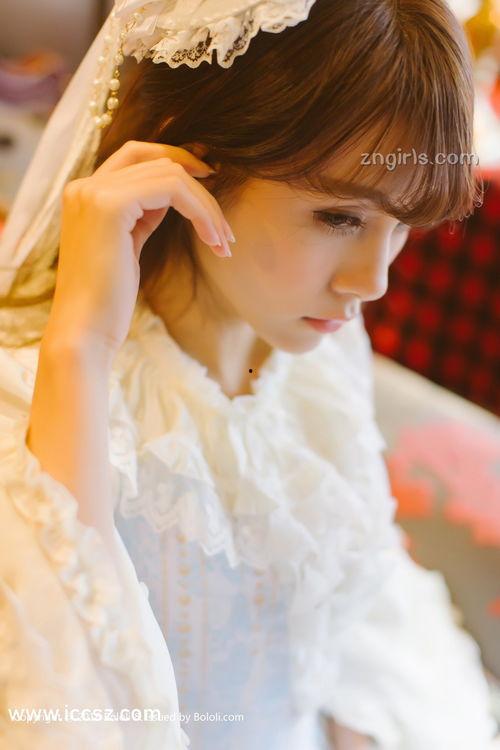 夏美酱学习吃瓜,解锁美食新天地